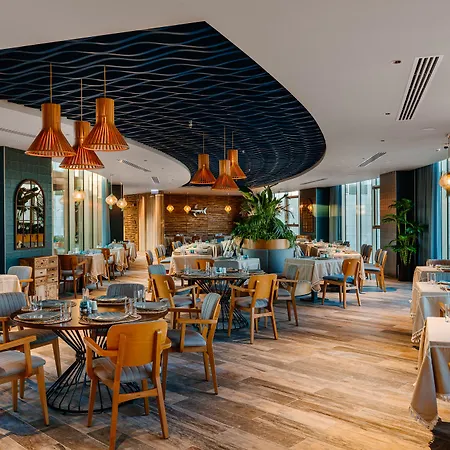 Concorde Tower & Casino & Convention & 5* ניקוסיה