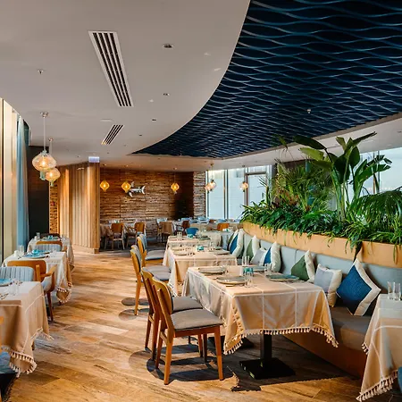 Hotell Concorde Tower & Casino & Convention & 5*