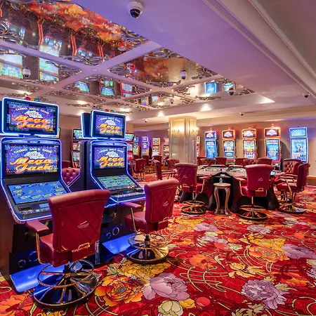 מלון Concorde Tower & Casino & Convention &