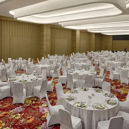 מלון Concorde Tower & Casino & Convention &